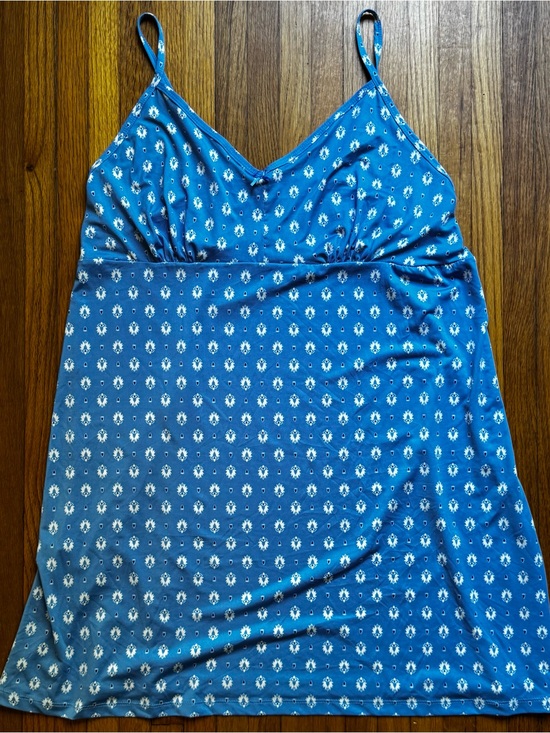 La Vie En Rose Other - La Vie En Rose Light Blue Floral Camisole